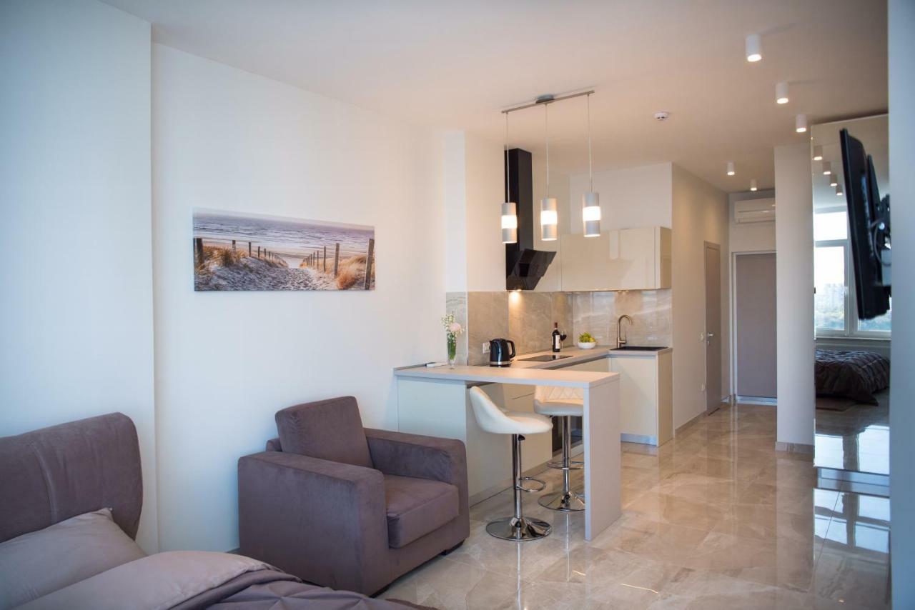 Sea Star Apartments โอเดสซา ภายนอก รูปภาพ