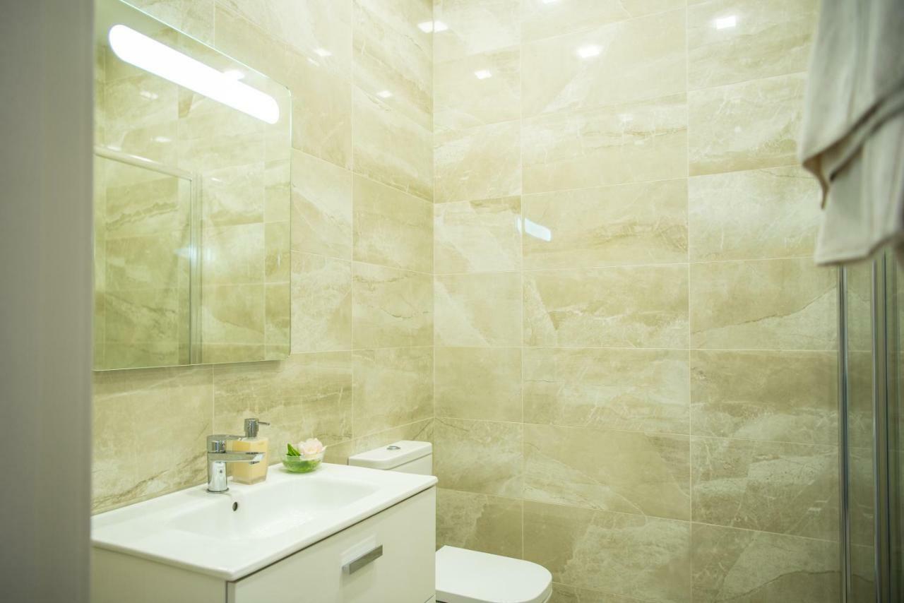 Sea Star Apartments โอเดสซา ภายนอก รูปภาพ